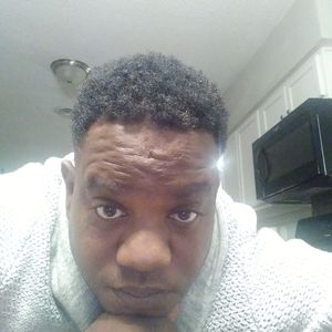 Meet your Posher, Levis